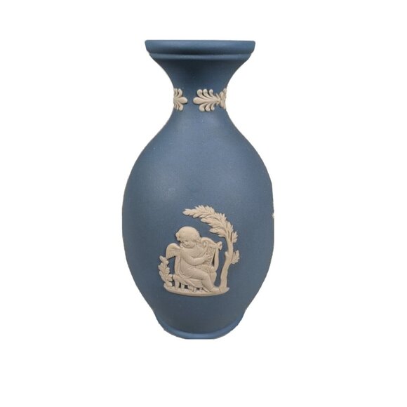Wedgwood Blue Jasperware Cherub Pattern Small 5'" Vase Made In England - Picture 4 of 6